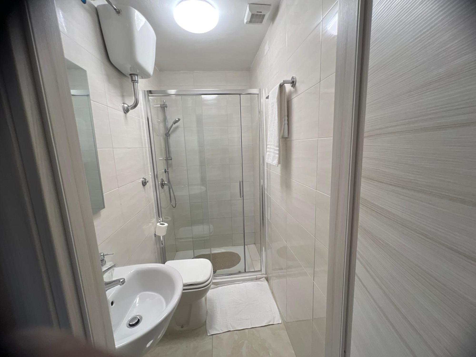 Relax On 2 - Guesthouse Рим Екстериор снимка